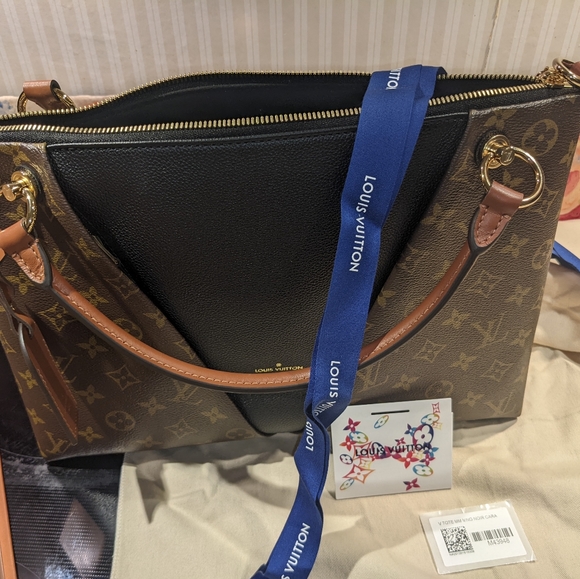 Louis Vuitton purse - Picture 3 of 7